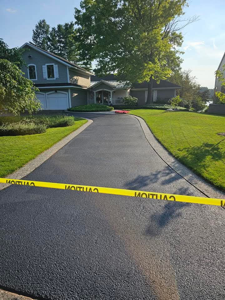 Residential asphalt sealcoating project