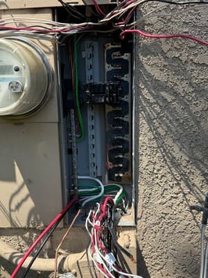 {{ custom_values.service_3 }} in {{custom_values.area_3})