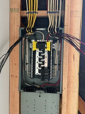 {{ custom_values.service_2 }} in {{custom_values.area_2})