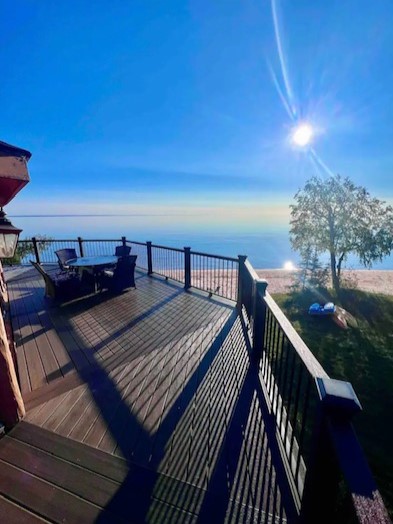 {{ custom_values.service_4 }} in {{custom_values.area_4})