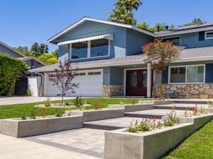 {{ custom_values.service_1 }} in {{custom_values.area_7})