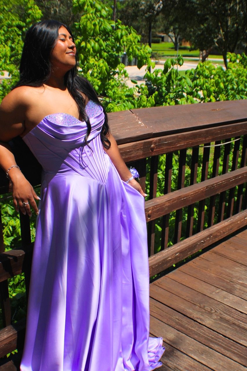 Prom portrait session photographed outdoors in Central Texas