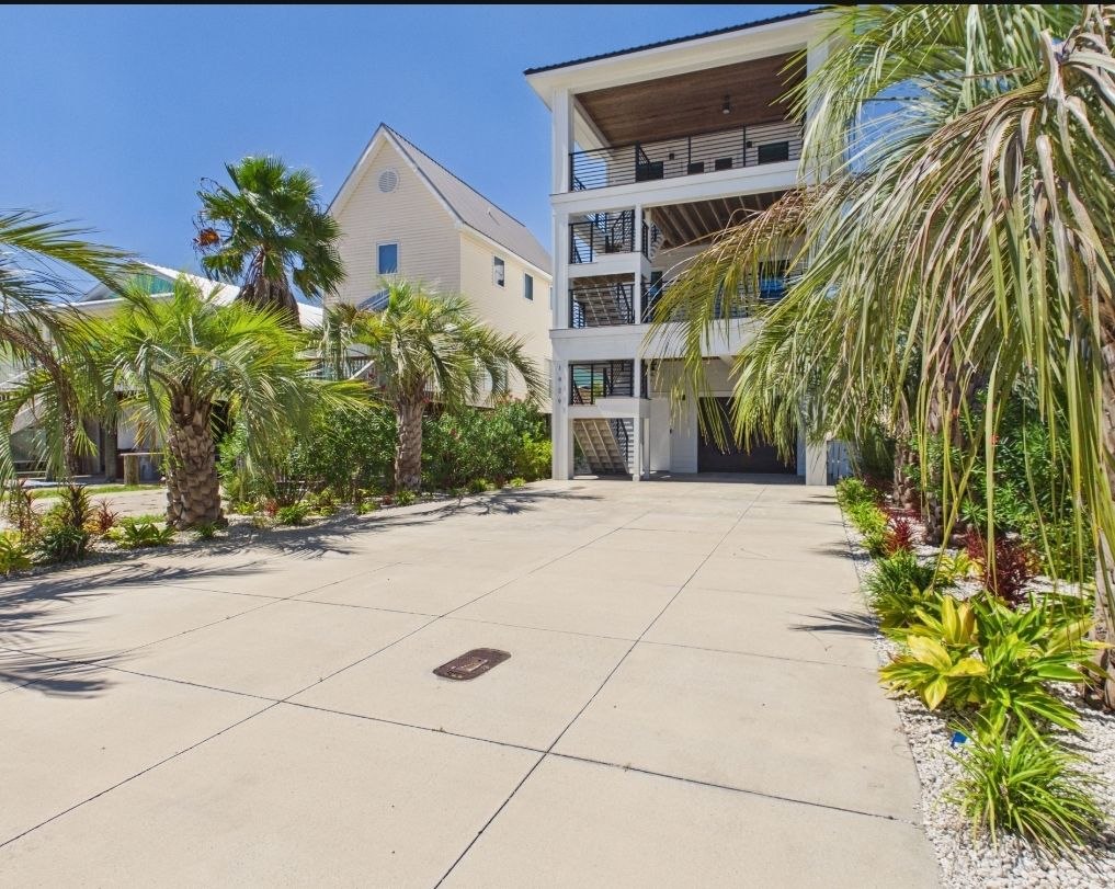 Real estate interior or exterior photography