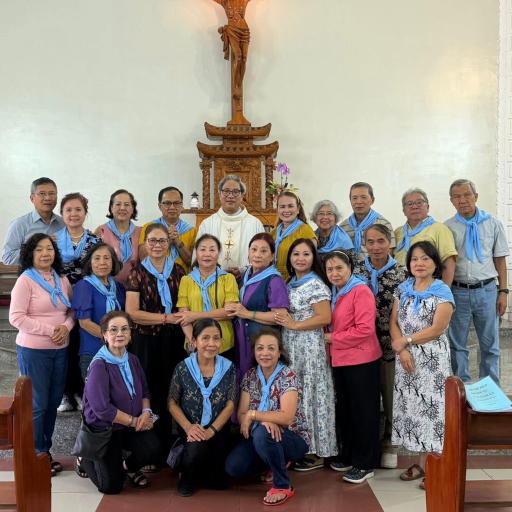 Giuse Nguyễn Văn A là đại diện An Kiên Travel, chuyên tổ chức tour hành hương Công Giáo từ Mỹ về Việt Nam. Với nhiều năm kinh nghiệm phục vụ cộng đồng người Việt tại Hoa Kỳ, anh đồng hành và chăm sóc đoàn trong suốt hành trình đức tin.