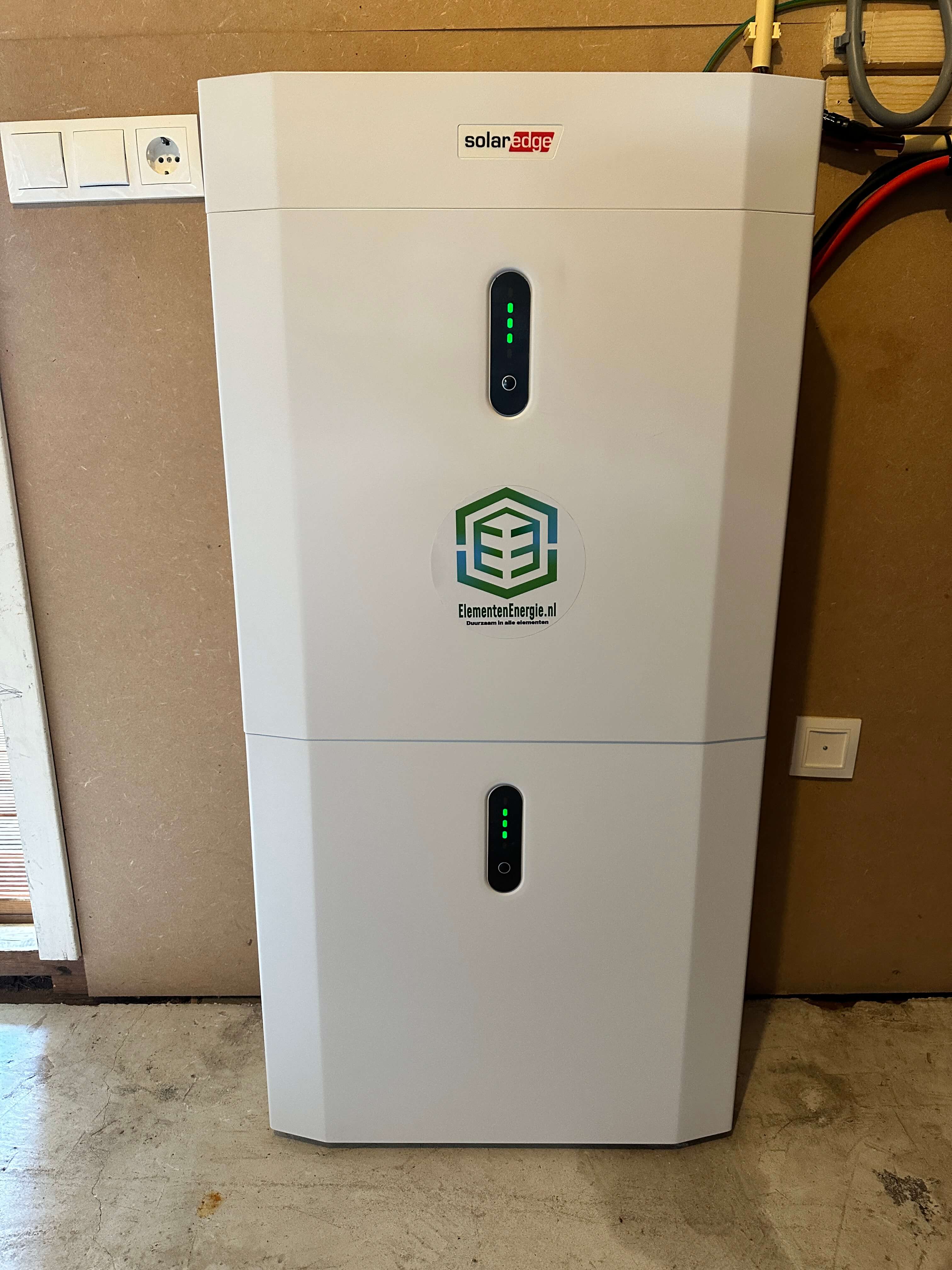 Moderne thuisbatterij installatie