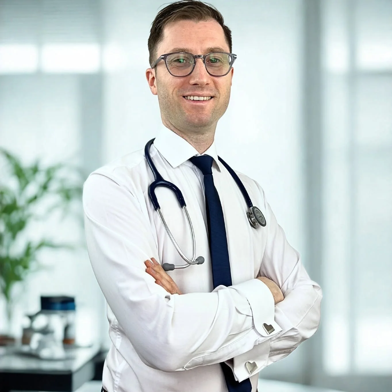 Dr. Konrád în cabinet