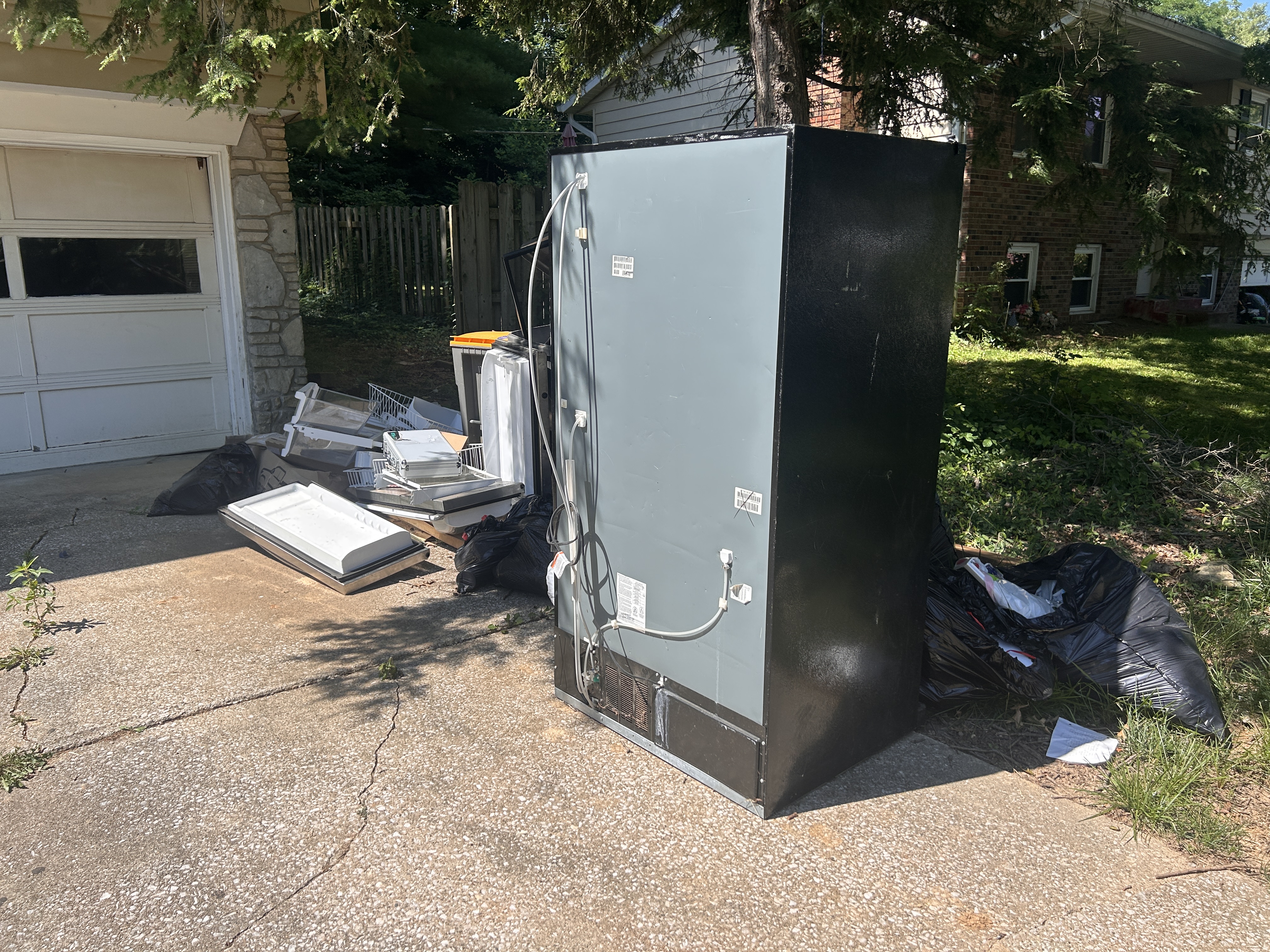 Junk removal job site photo 1