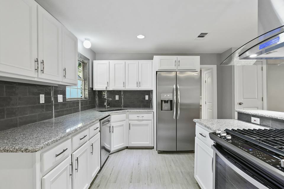 Completed kitchen and bathroom remodeling work by Angelic Real Estate & Investments in North Texas — photo 9