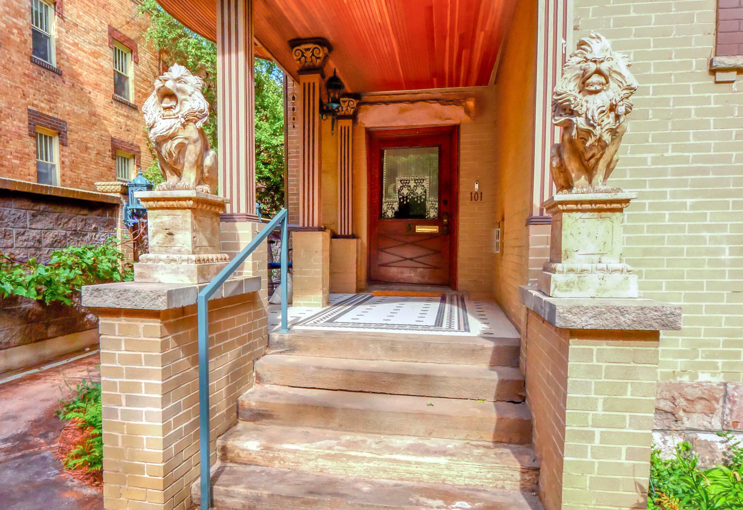 Distinctive property sold at auction by Prestige Real Estate Auction