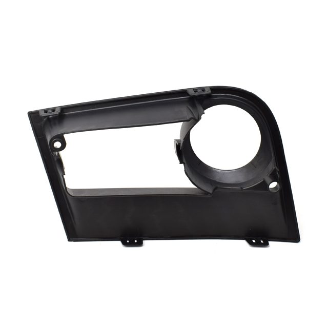 FOG & SPOT LAMP TRIM RH photo 2