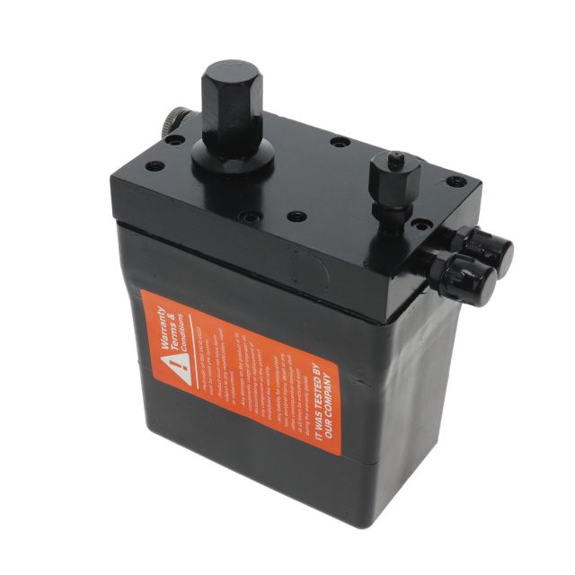CAB TILT PUMP VOLVO photo 3