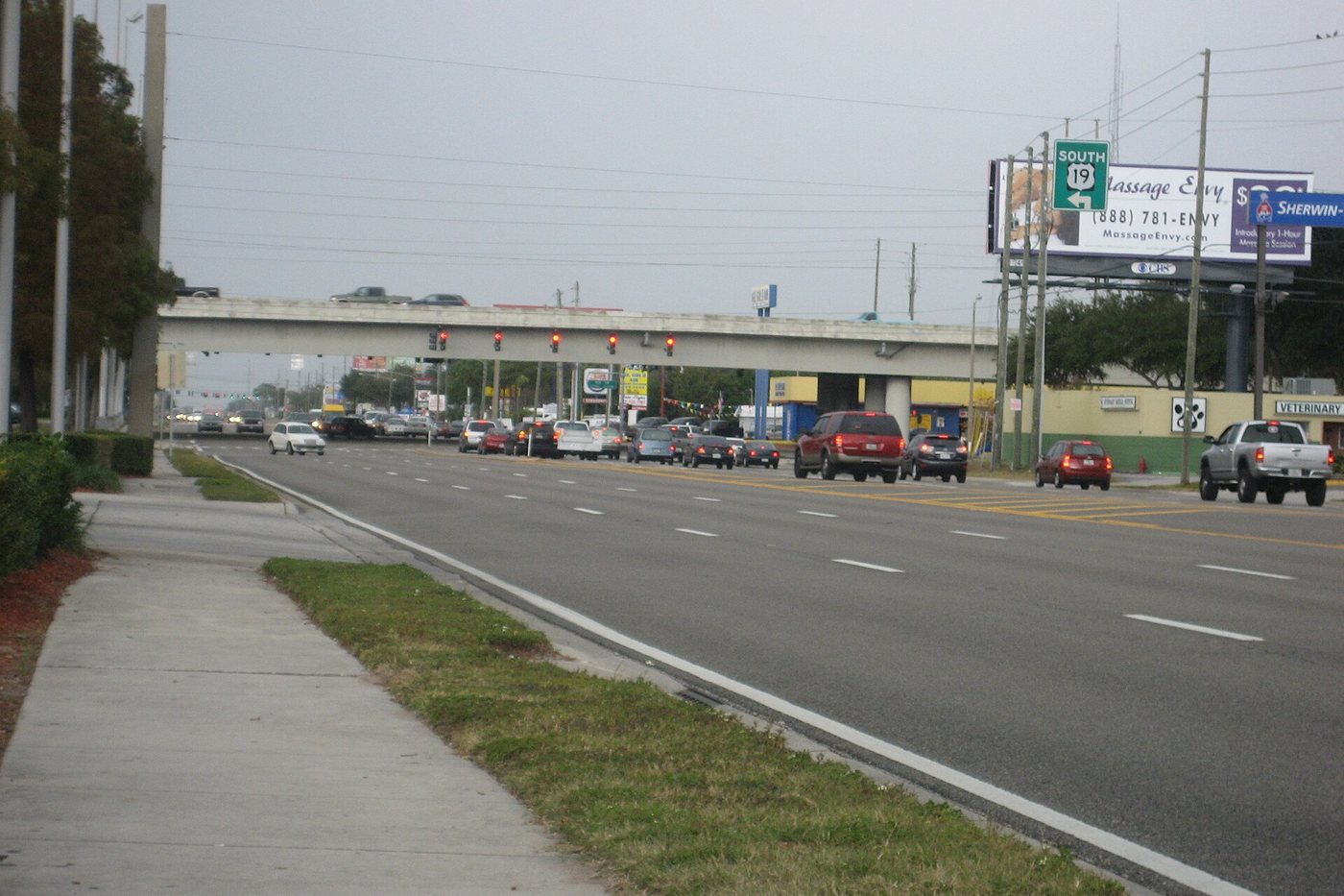 Traffic on State Road 580 at the U.S. 19 overpass in Clearwater