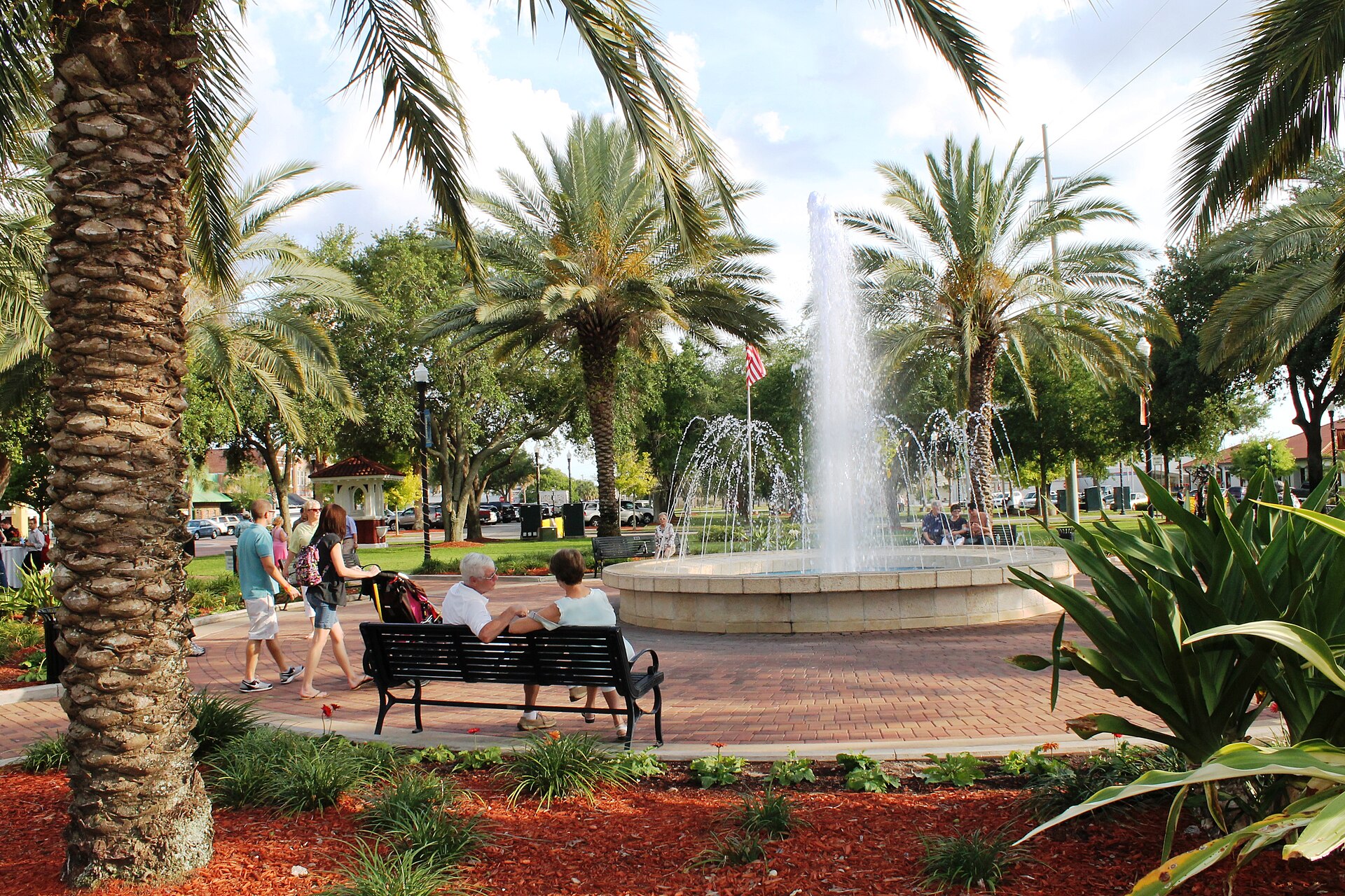 A shaded fountain walkway in downtown Winter Haven, Florida