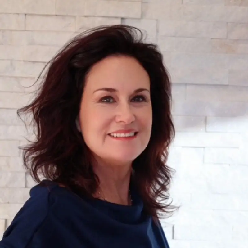 Nichole Luna– COO & Co-Founder