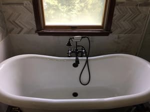 {{ custom_values.service_2 }} in {{custom_values.area_2})