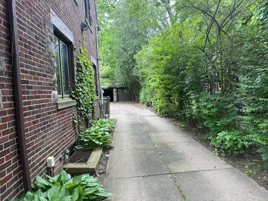 Ohio home closing paperwork with a title company Youngstown