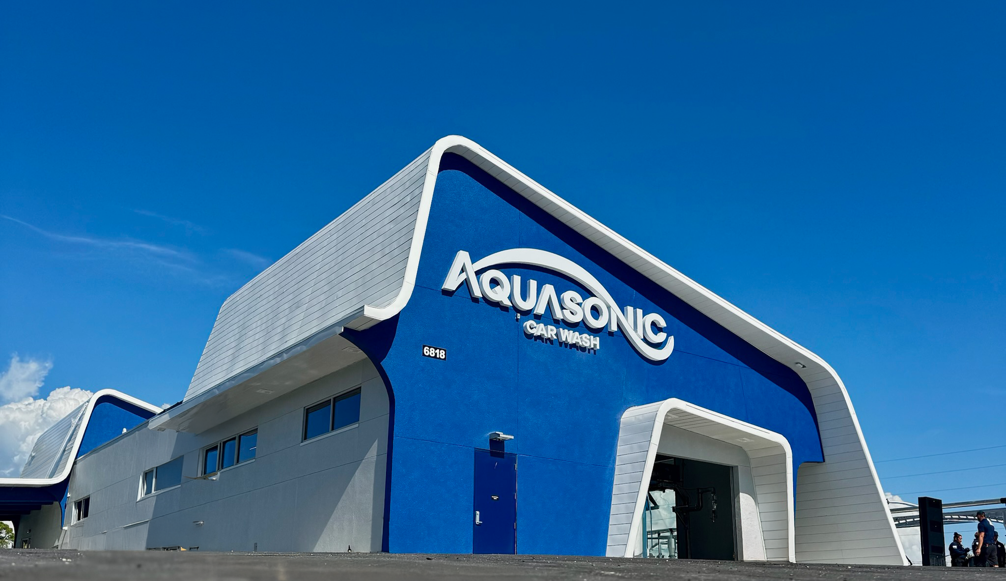 AquaSonic Car Wash Opens first location in Florida