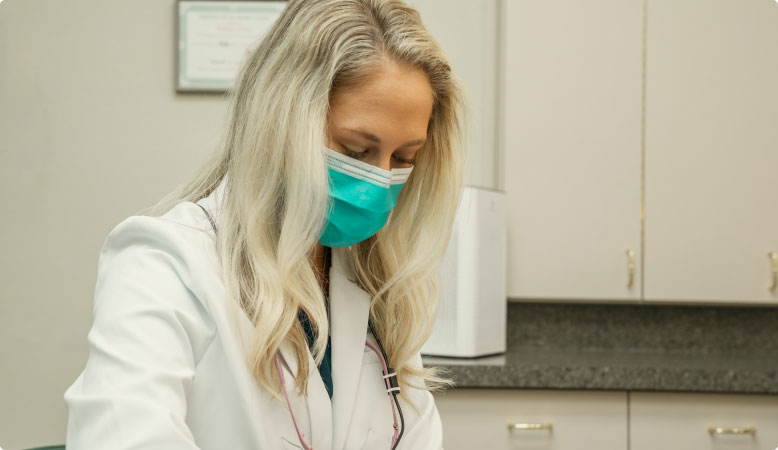 Woman with tooth pain