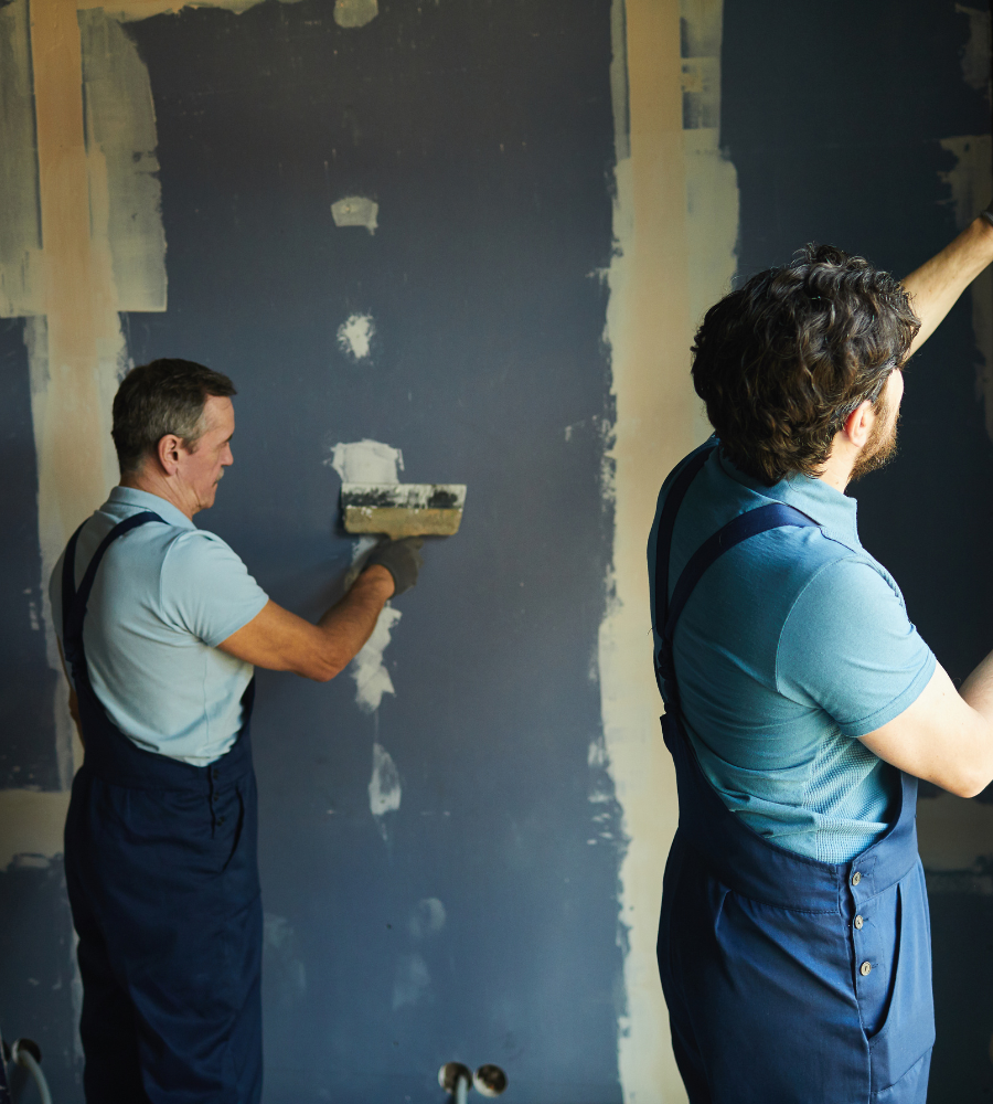 HighRise Painting crew preparing a Memphis home for painting