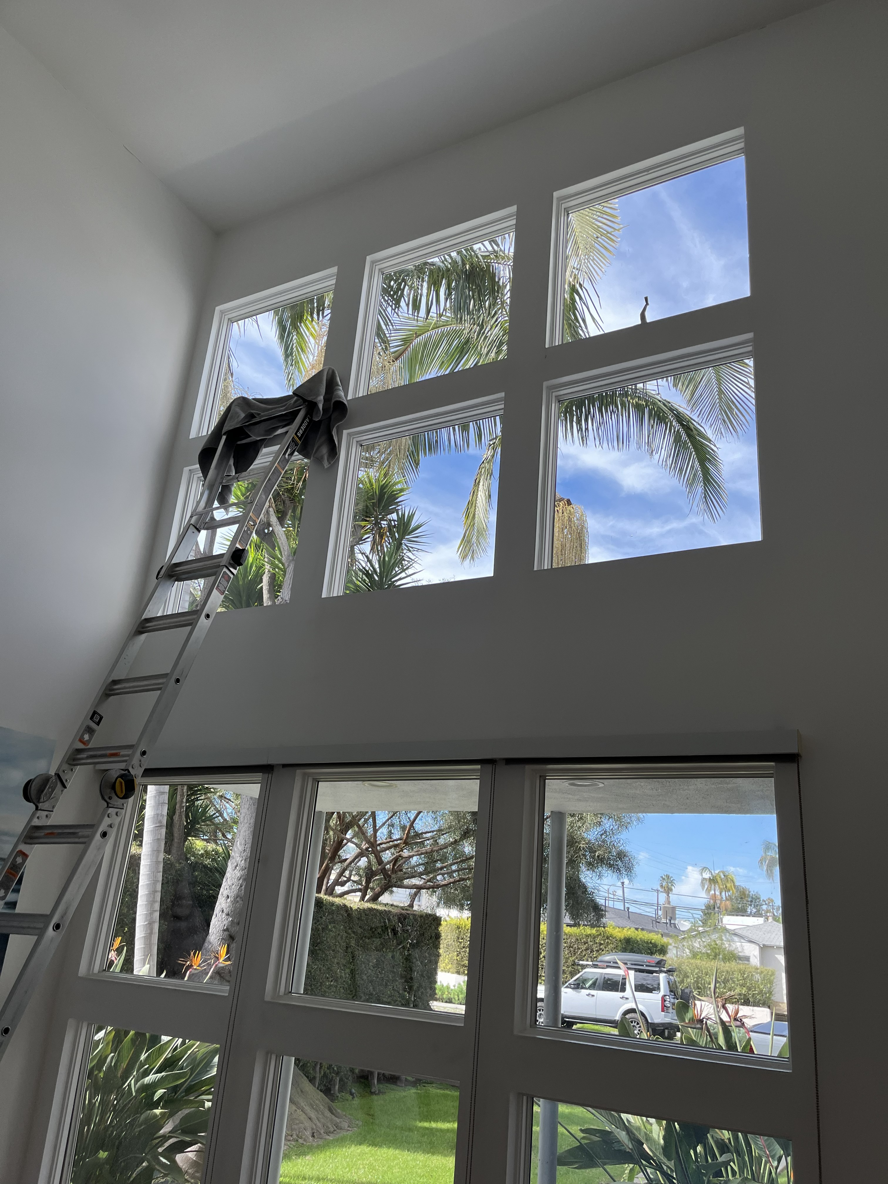Professional interior window cleaning in Huntington Beach Orange County