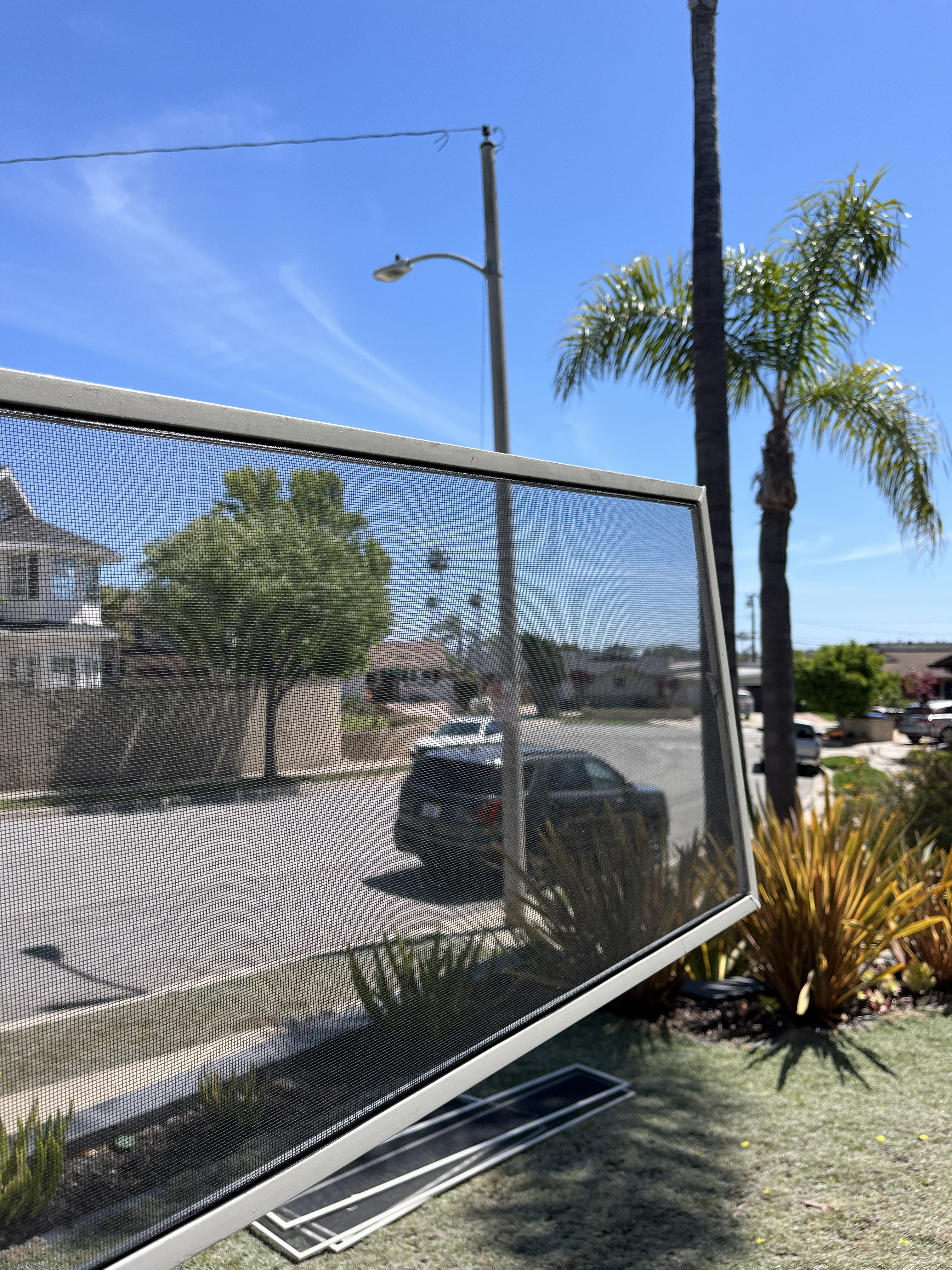 Professional window screen cleaning in Huntington Beach Orange County