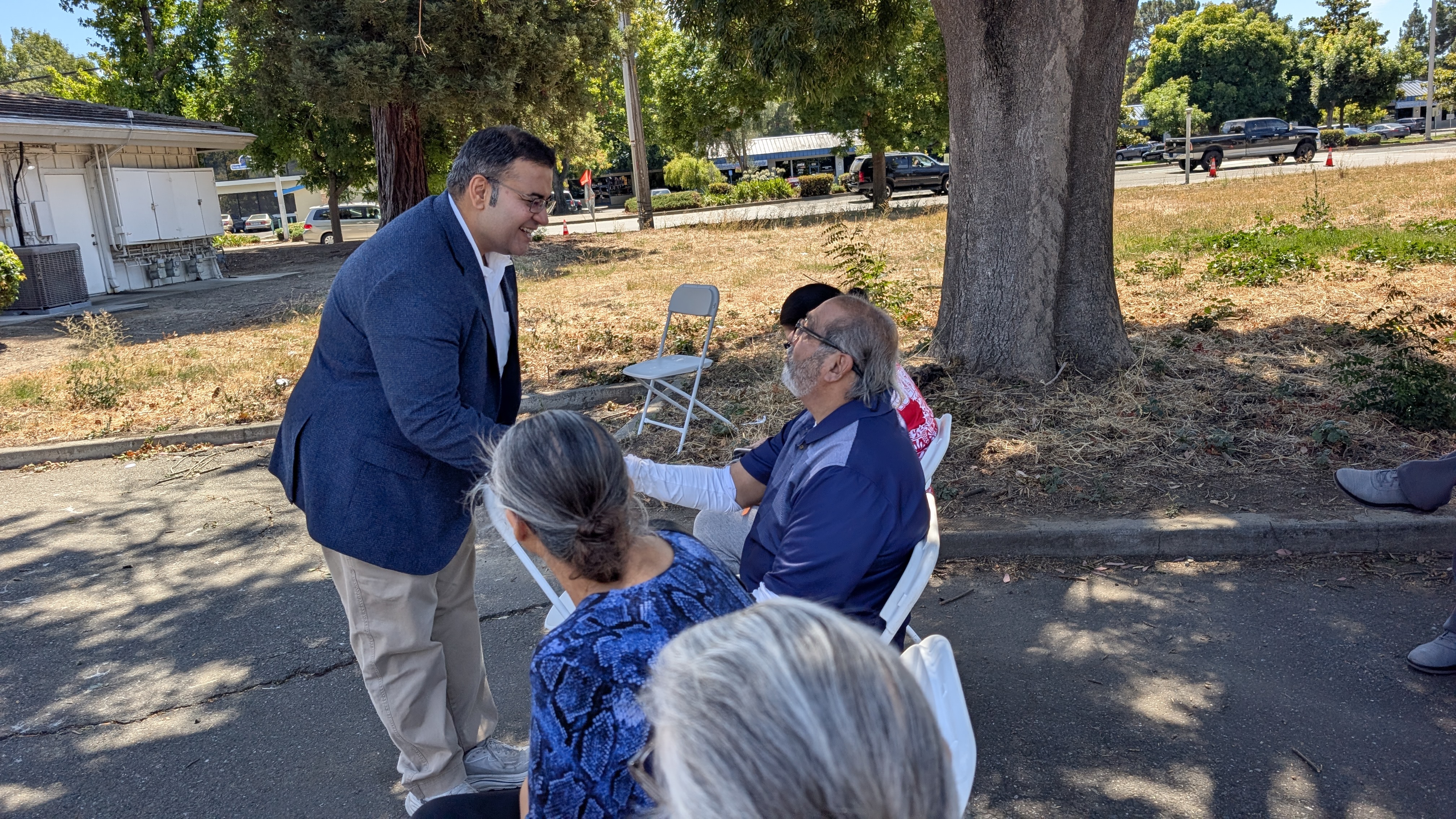 Mayor Raj Salwan greeting NeuroFest attendees