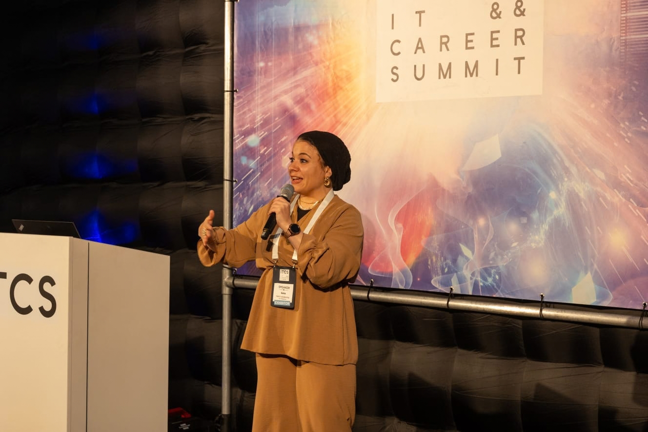 Sara speaking at the IT and Career Summit