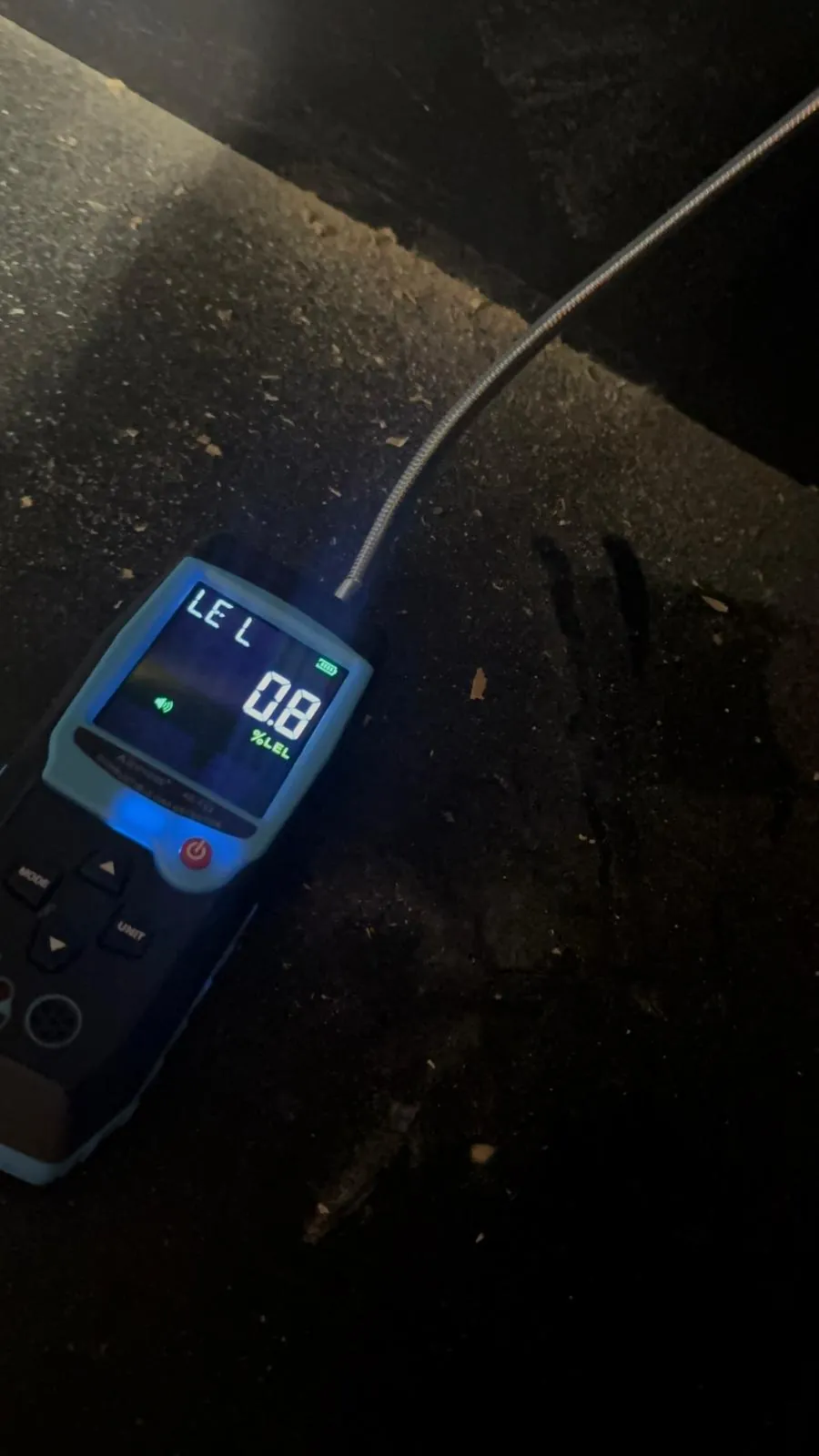 Gaslekkage meten met een gasdetector in de regio Rotterdam
