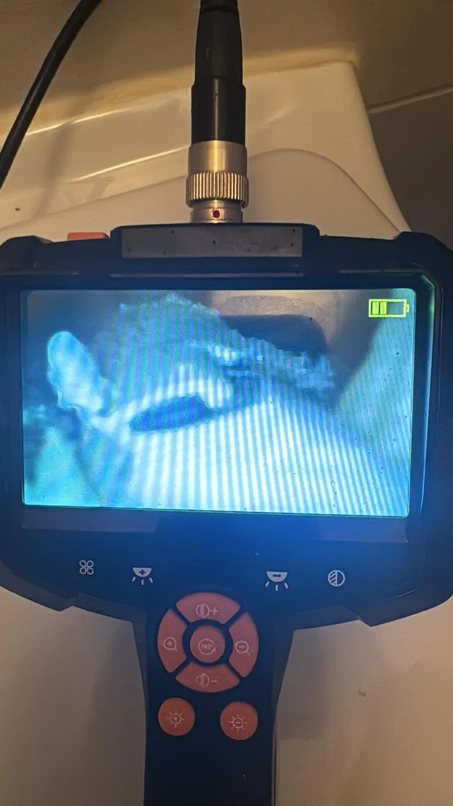 Lekkage opsporen met een endoscoop camera in de regio Rotterdam