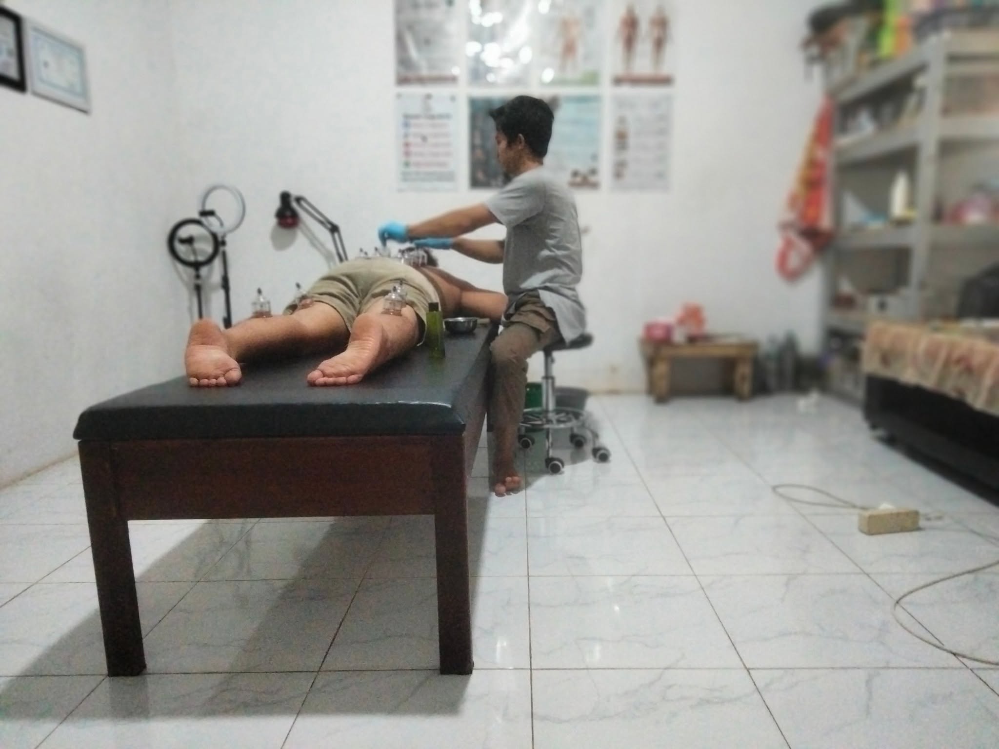 Dokumentasi layanan Bekam di RUMAH TERAPI ALFA, Pemangkat