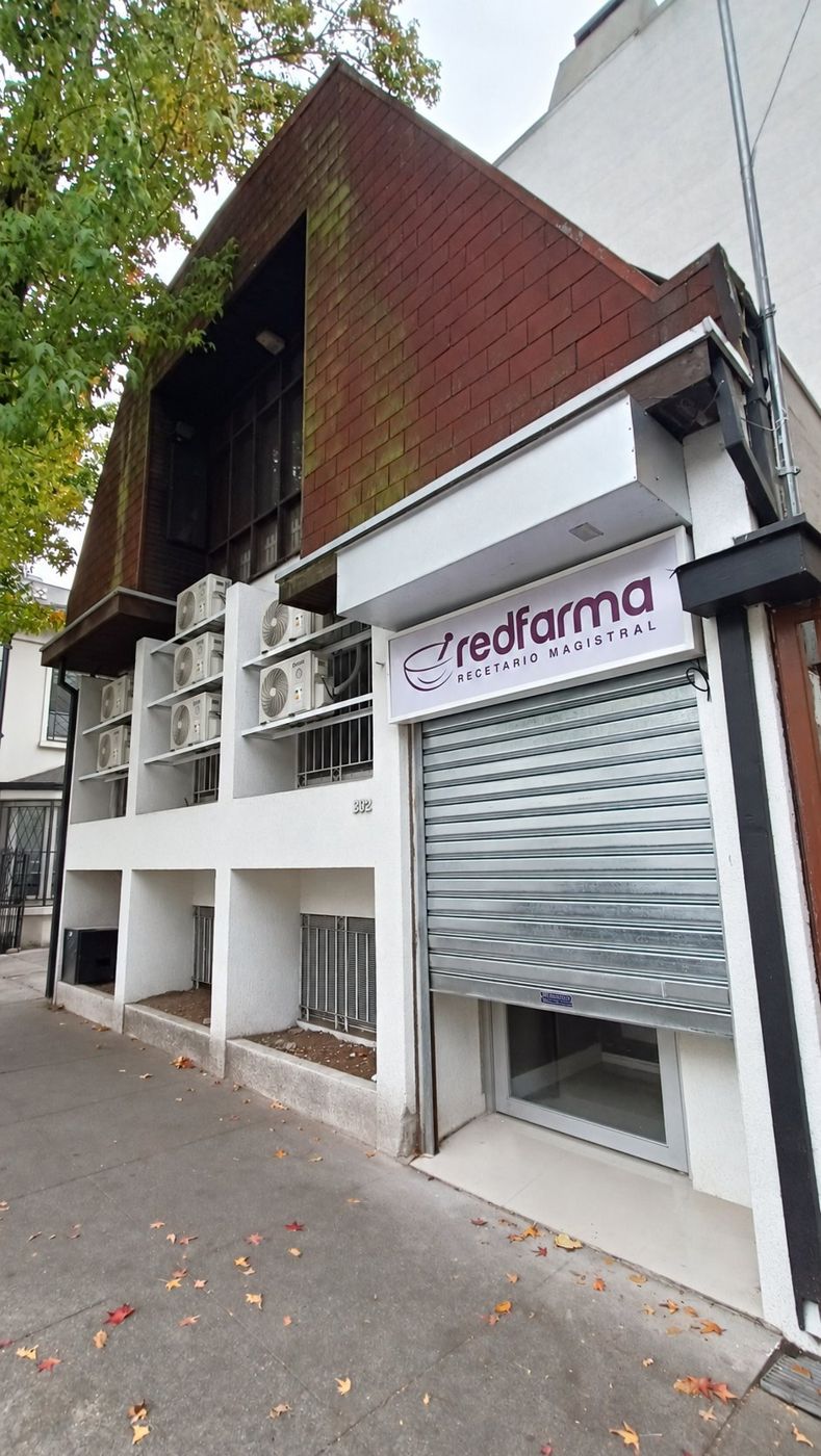 Fachada del local Red Farma Recetario Magistral en el centro de Concepción