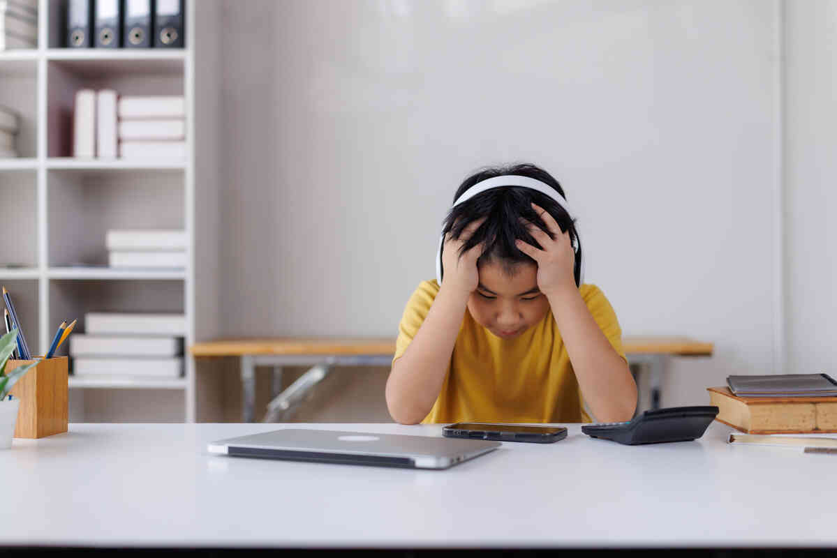 toddler-tantrums-after-daycare-child-behavior-after-daycare-evening-meltdown