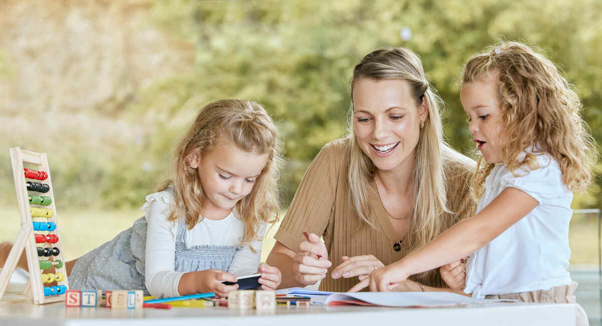 teacher-child-relationship-helping-children-develop-independence-during-early-childhood-development teacher-child-relationship-helping-children-develop-independence-during-early-childhood-development