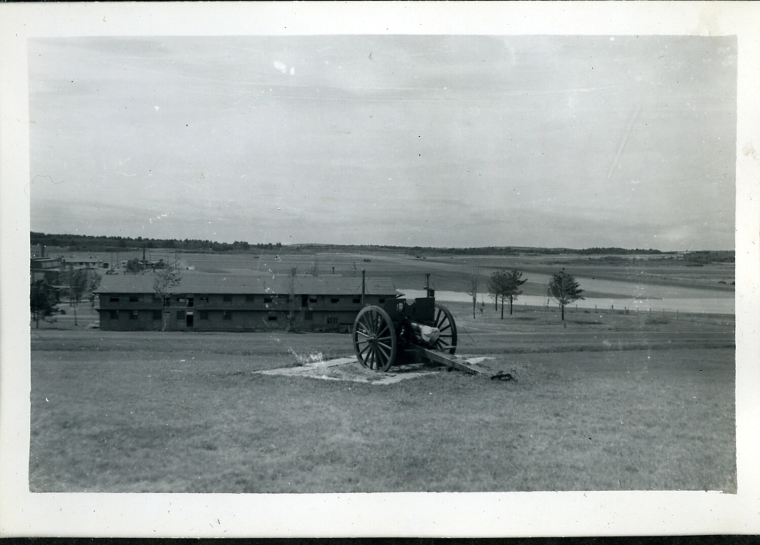 Memorial Field Gun and Barracks at U.S. Army Post