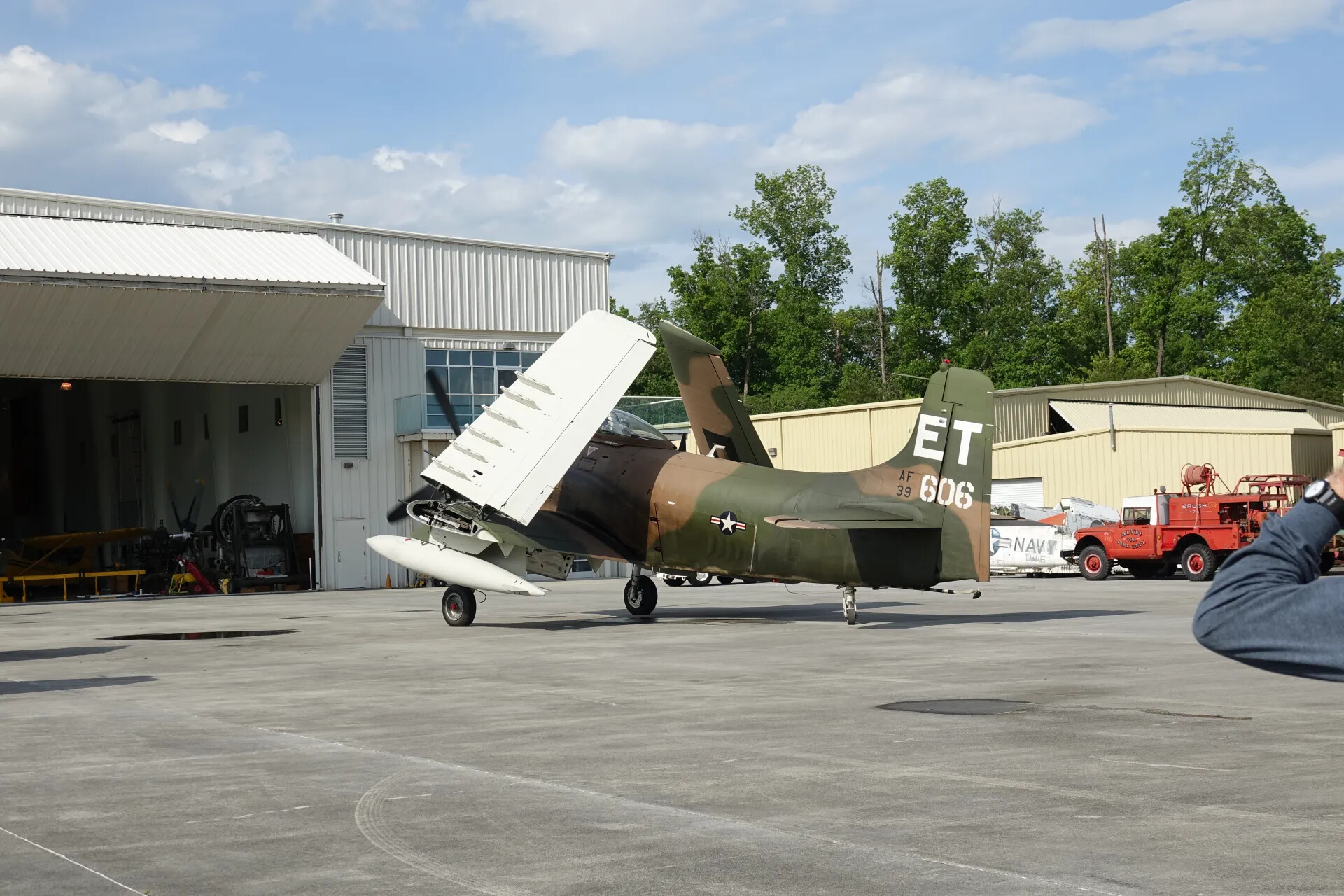Douglas A-1 Skyraider 'ET' AF 39-606, Rear Three-Quarter View with Folded Wing