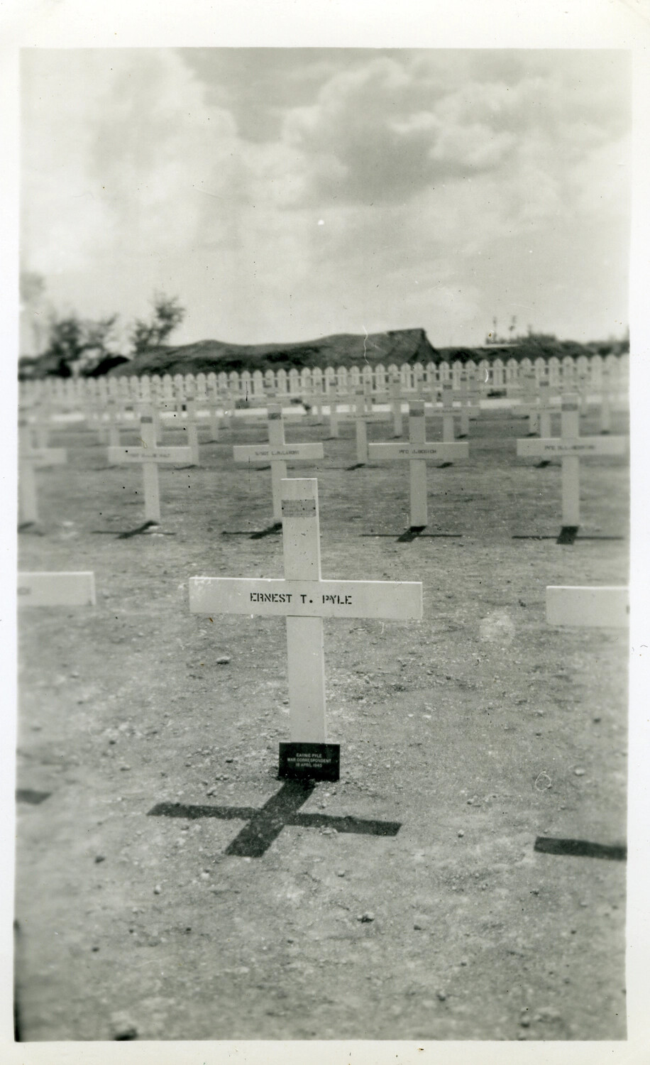 Grave of War Correspondent Ernie Pyle, Ie Shima Military Cemetery, 1945