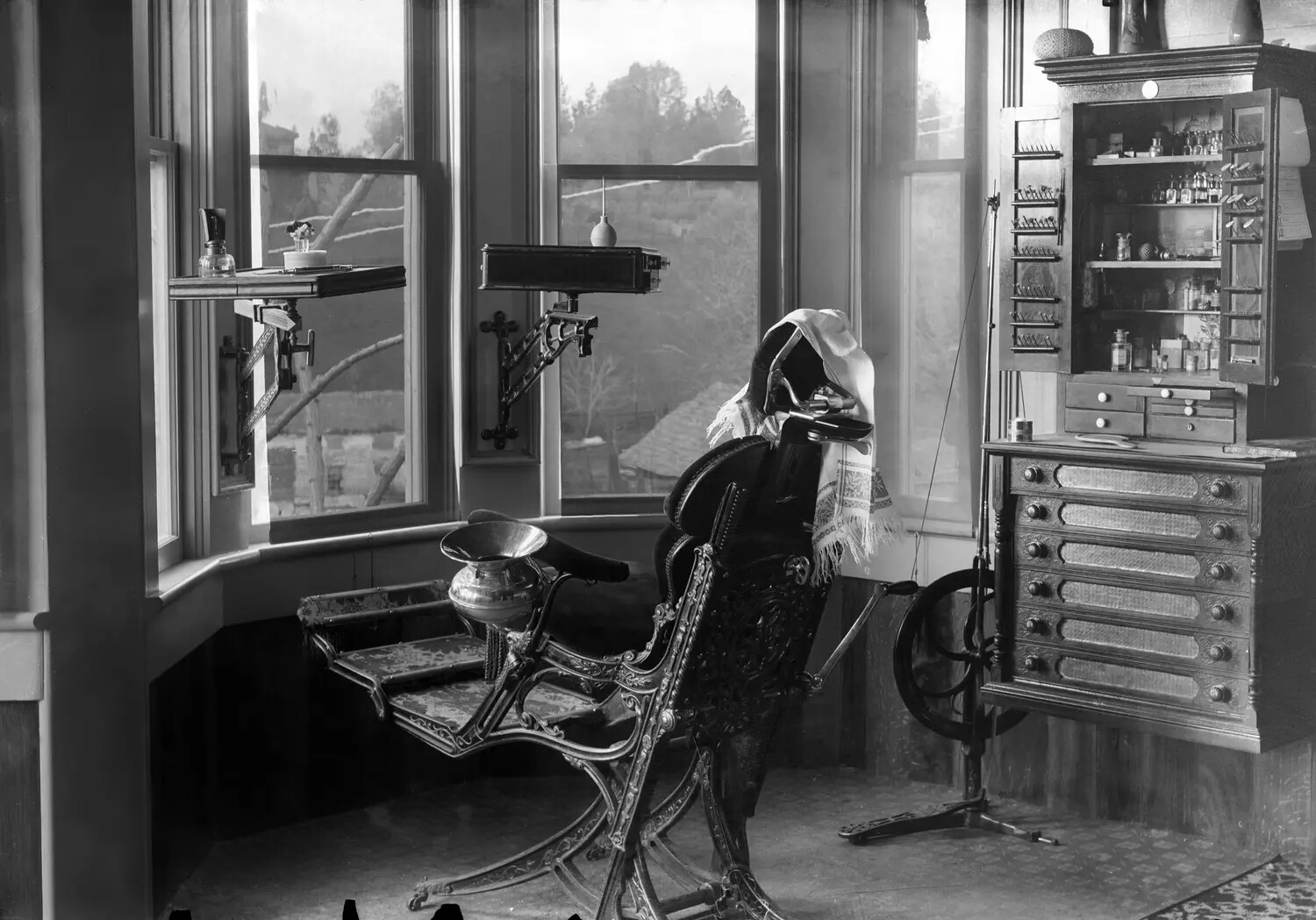 Antique Dentist's Office Interior (Misfiled, Not a WWII Ship Photograph)