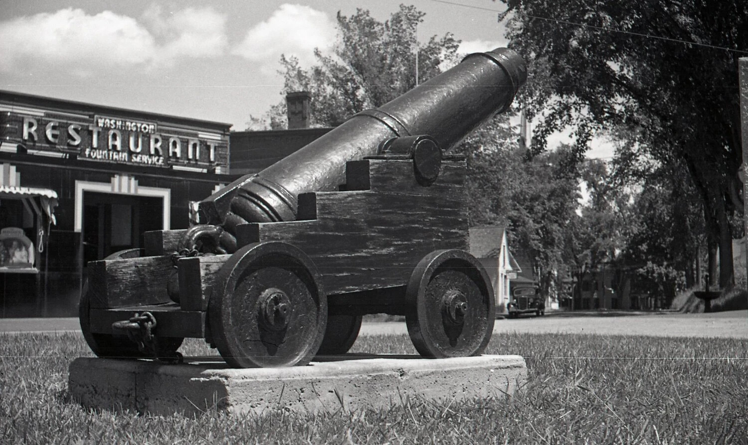 Revolutionary War Memorial Cannon on Wooden Carriage, New Hampshire Town Common