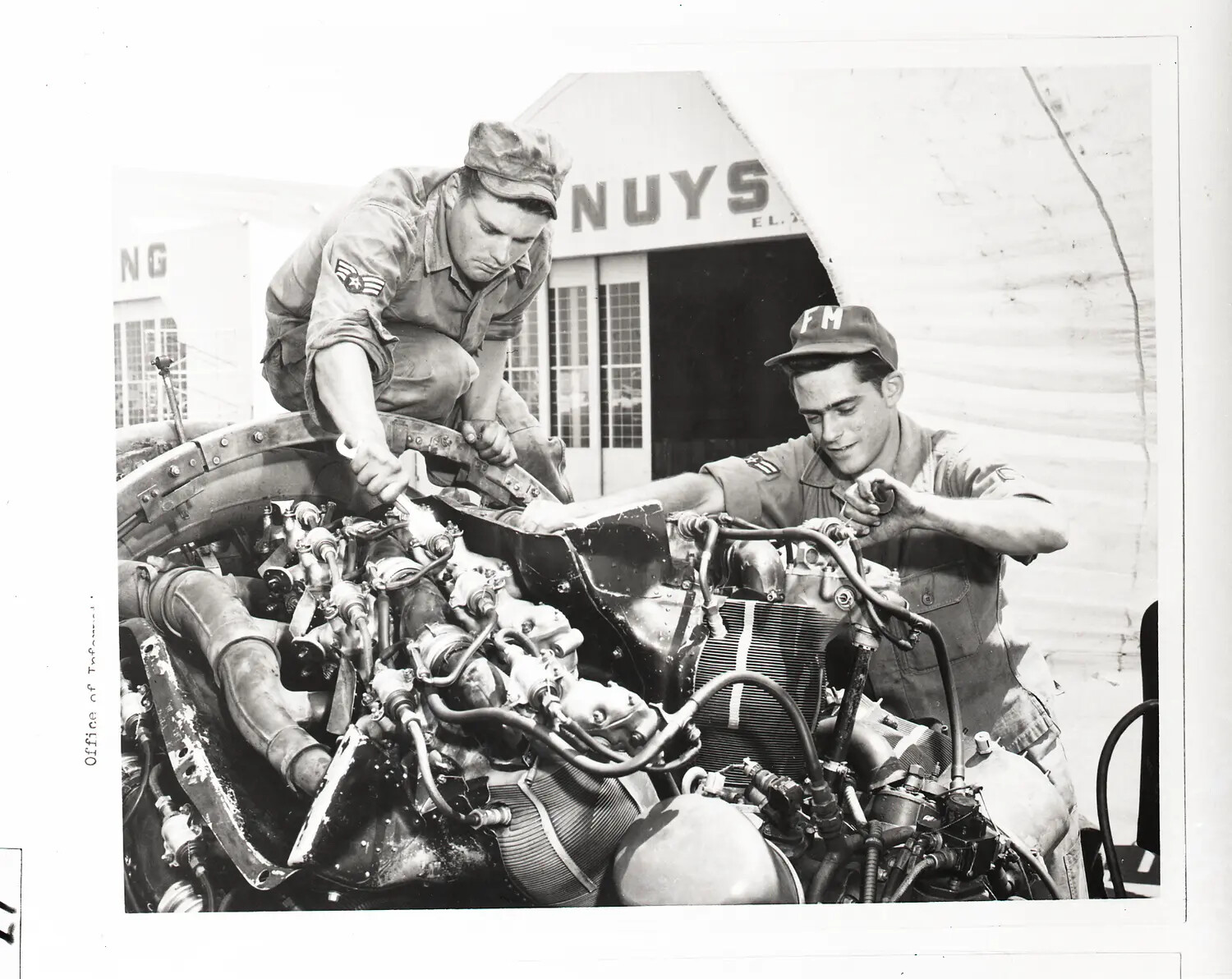 Van Nuys Air National Guard Station – Airmen Servicing Radial Engine, 146th Air Transport Wing, 1960