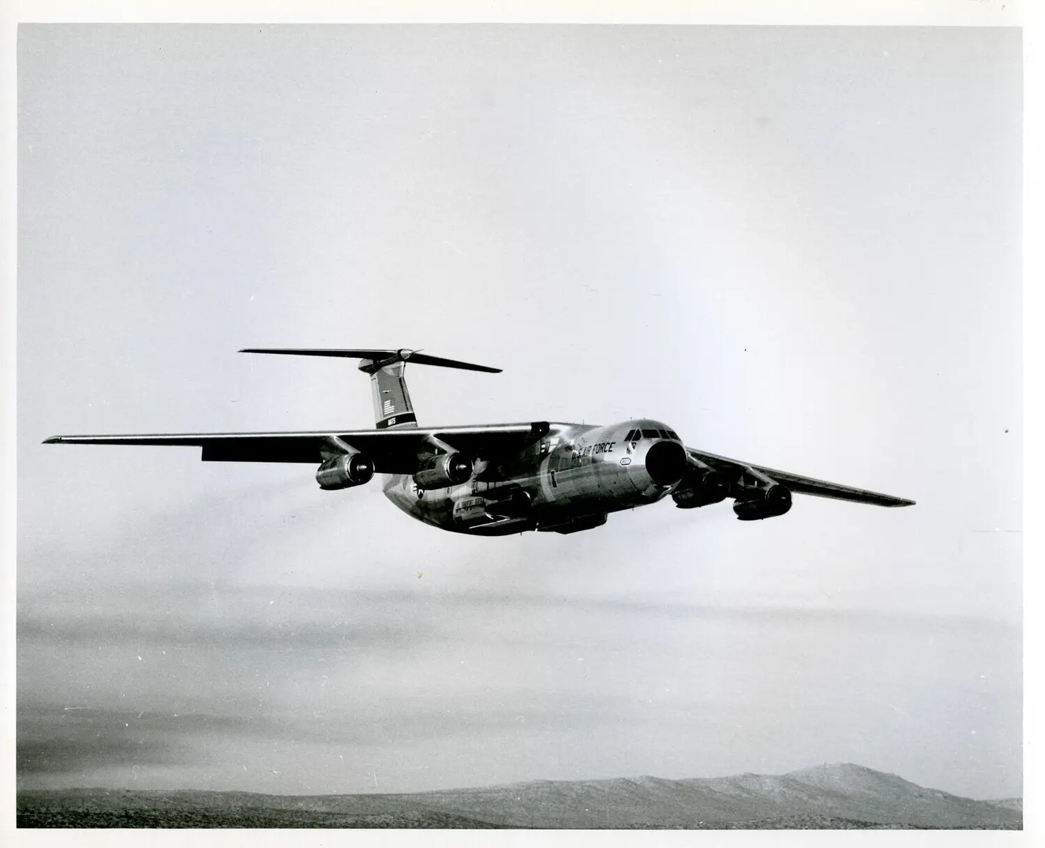 Lockheed C-141 Starlifter in Flight, U.S. Air Force Military Air Transport Service (MATS), 8x10 Aircraft Reference Photo