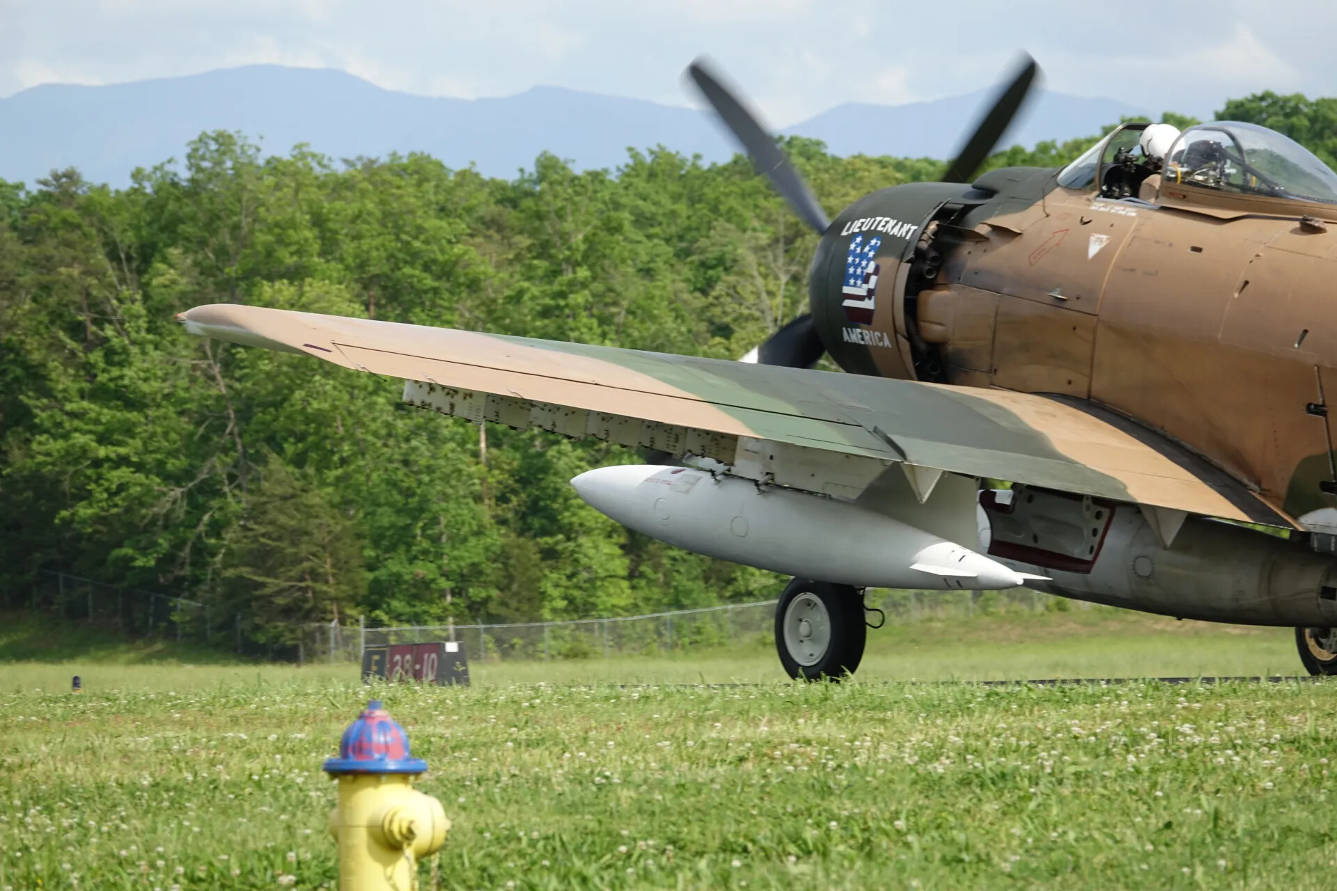 A-1 Skyraider 'Lieutenant America' Taxiing with Engine Running, May 2019 Event