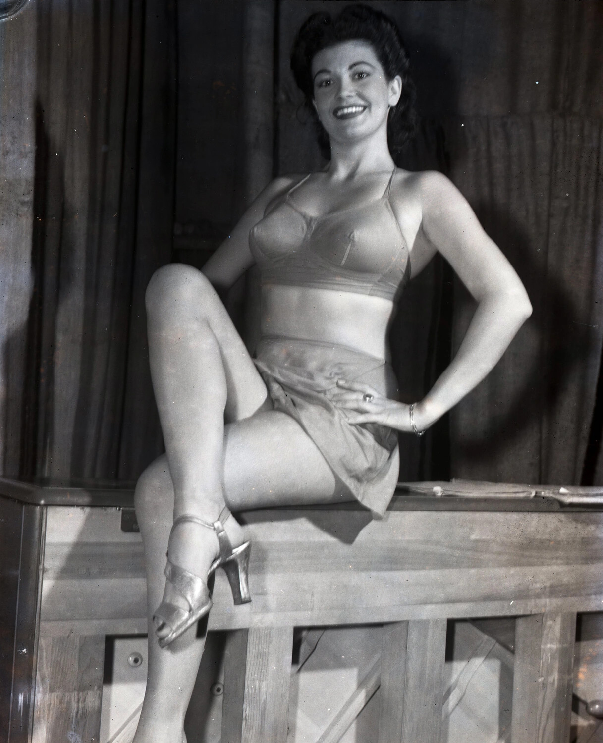 Vintage Pin-Up Glamour Photograph, WWII-Era Serviceman's Keepsake
