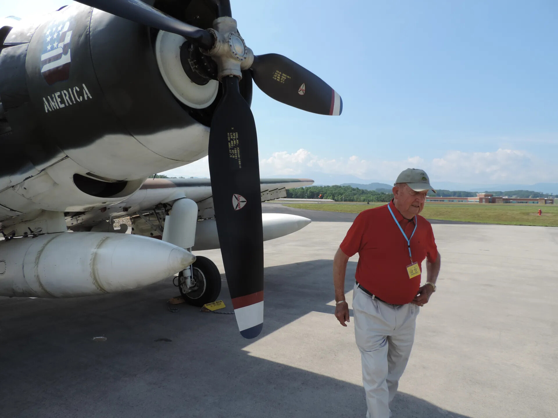 Restored WWII Warbird 'AMERICA' with Visitor, Tennessee Air Museum Air Show, June 2014