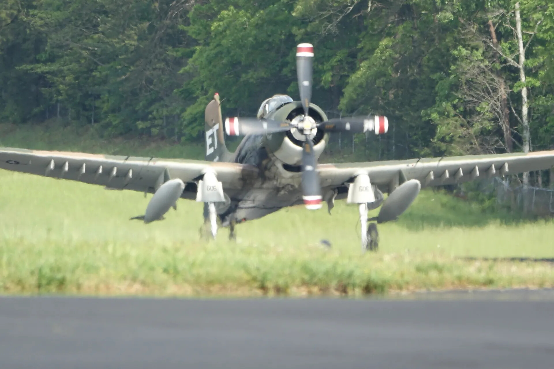 Douglas A-1 Skyraider 'ET/606' Taxiing Head-On, May 2019 Warbird Event (Sequence Frame 2)