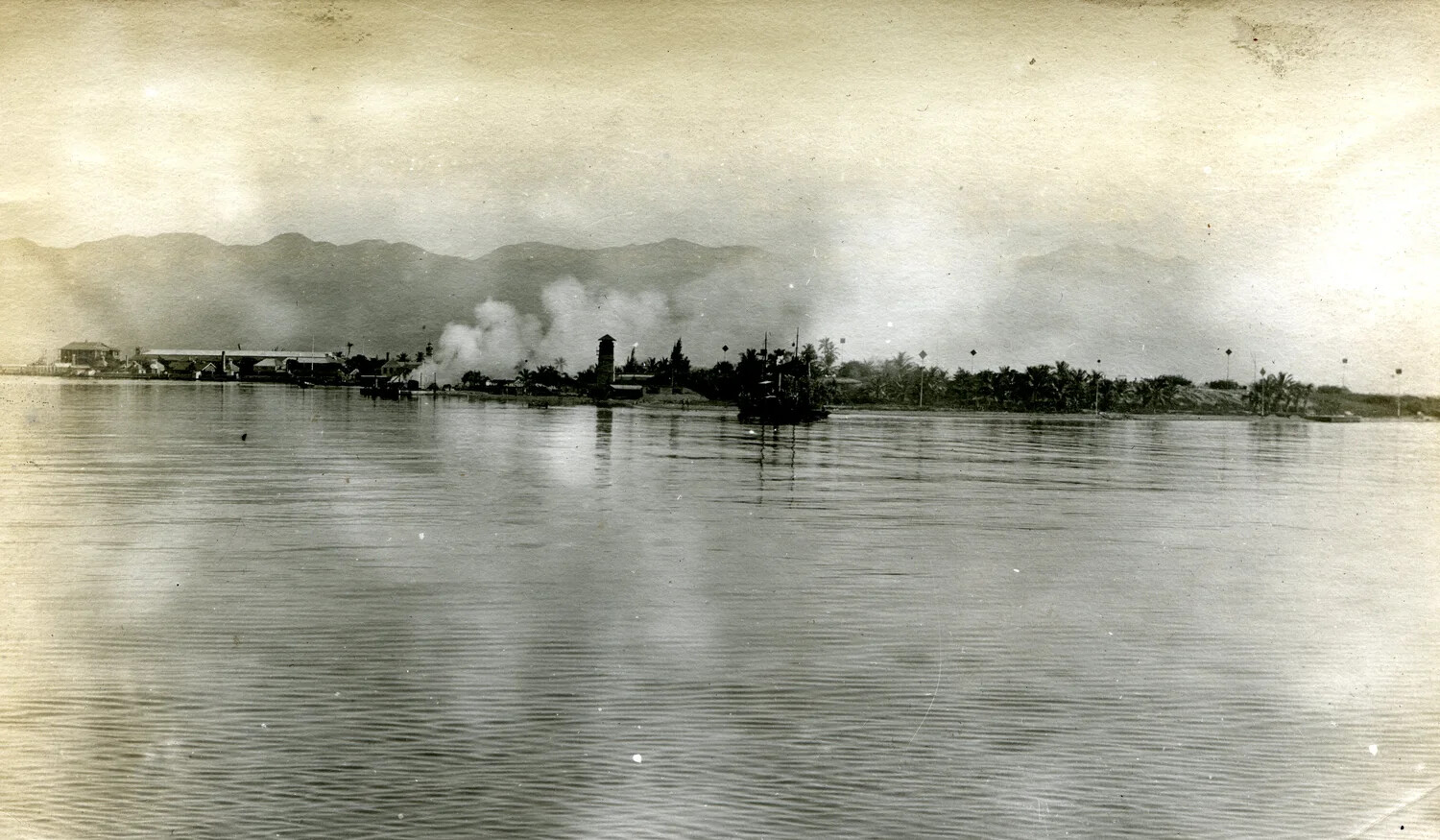 English Fort Saluting the Columbia at Kingston, Jamaica — Harbor View
