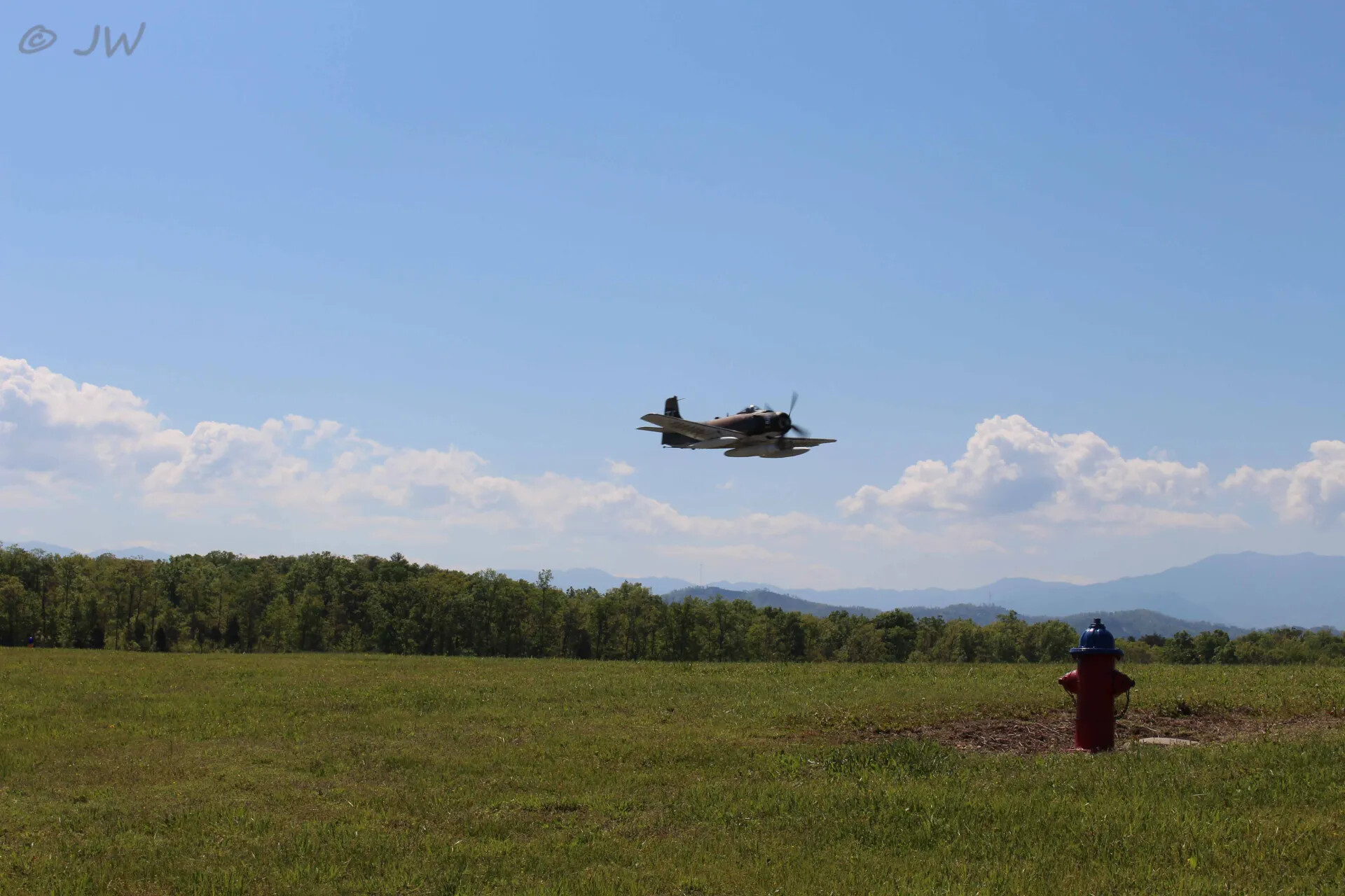 Douglas A-1 Skyraider Low Flyby Pass, Tennessee Museum of Aviation Flight Demonstration