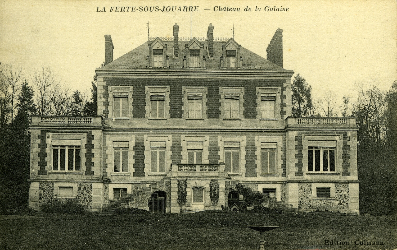 Postcard: Château de la Galaise, La Ferté-sous-Jouarre, France