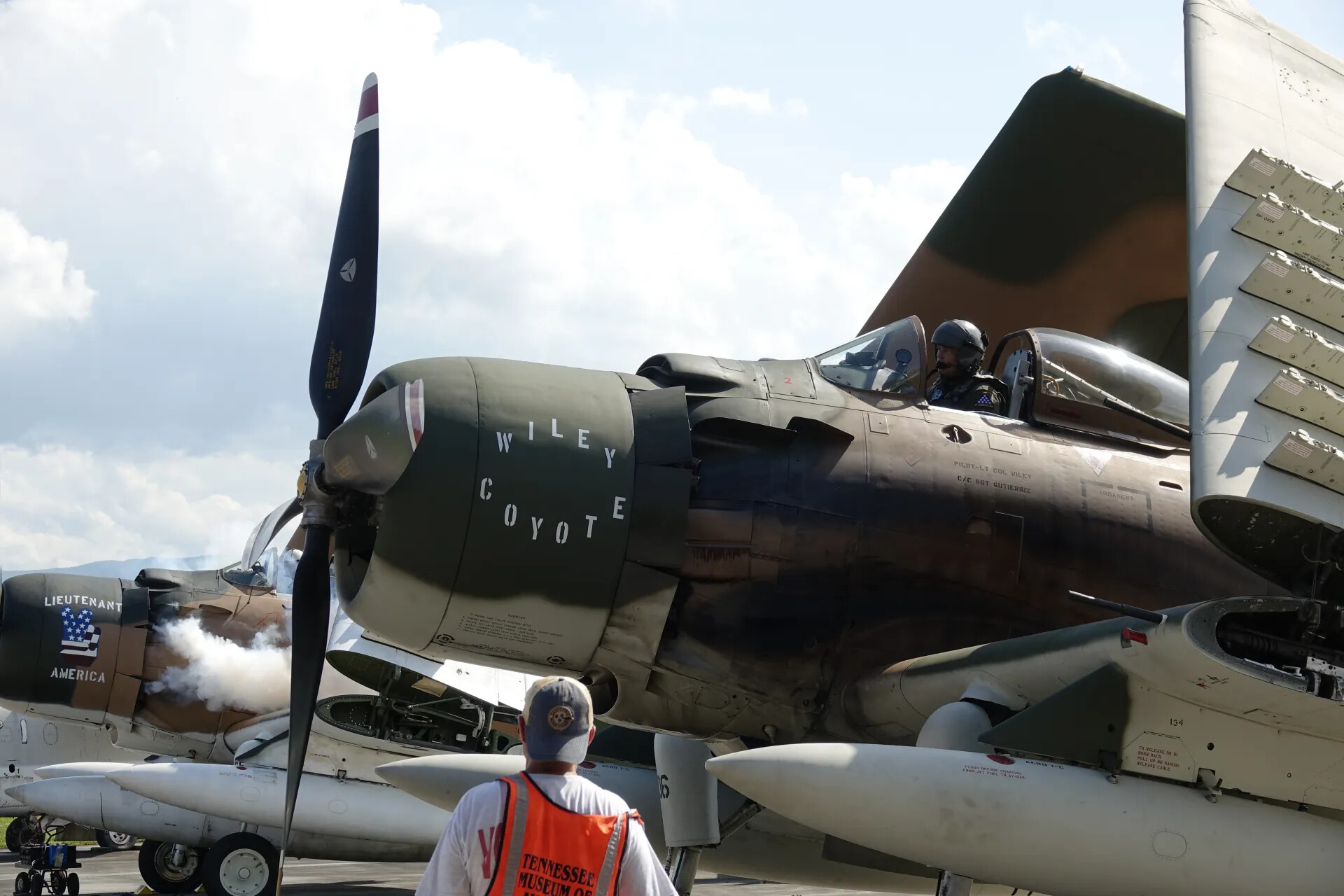 A-1 Skyraider 'Wiley Coyote' Taxiing Past Ground Crew, Tennessee Museum of Aviation Event