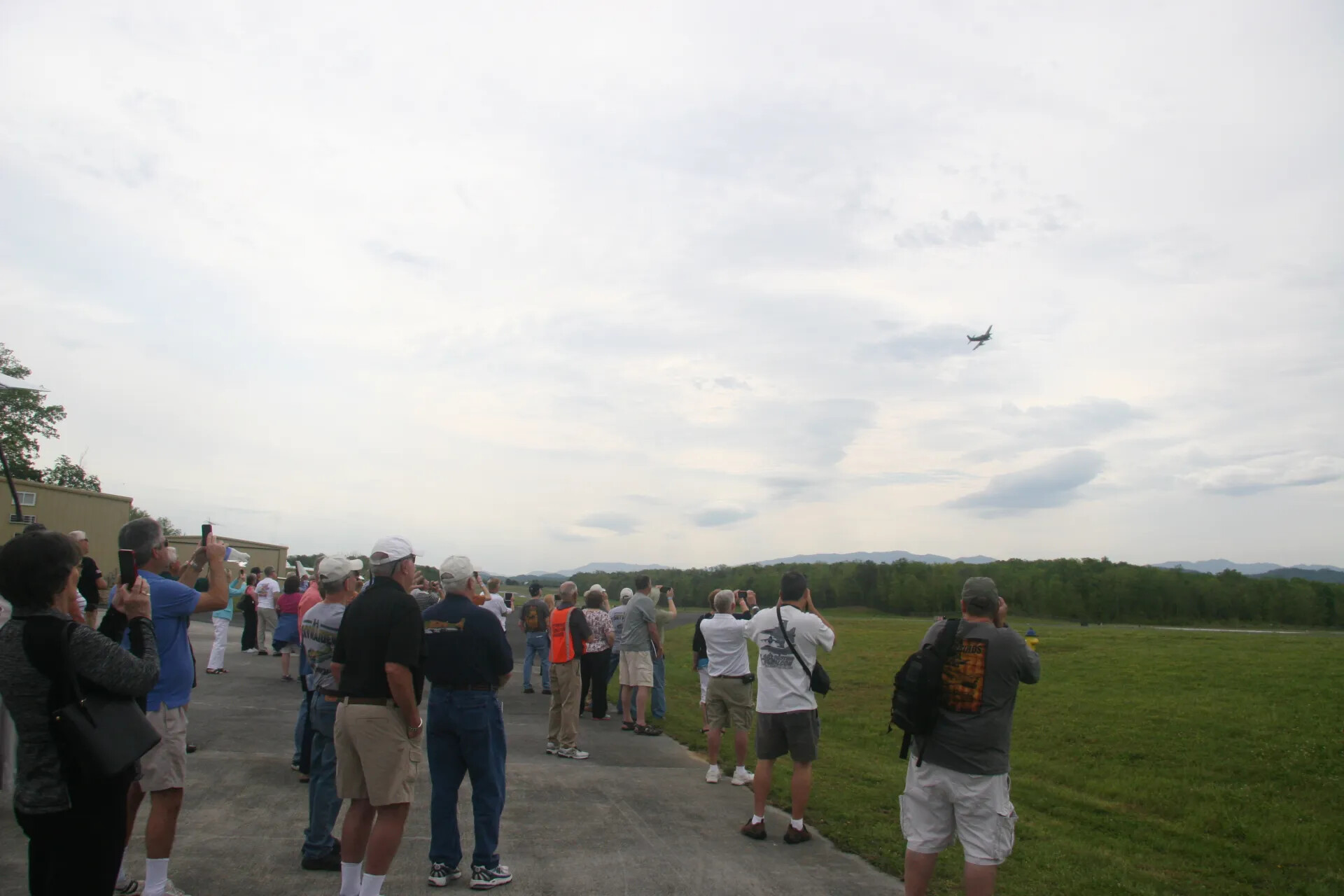 Crowd Watching Aircraft Flyover, 2016 Operation Tailwind Reunion Event