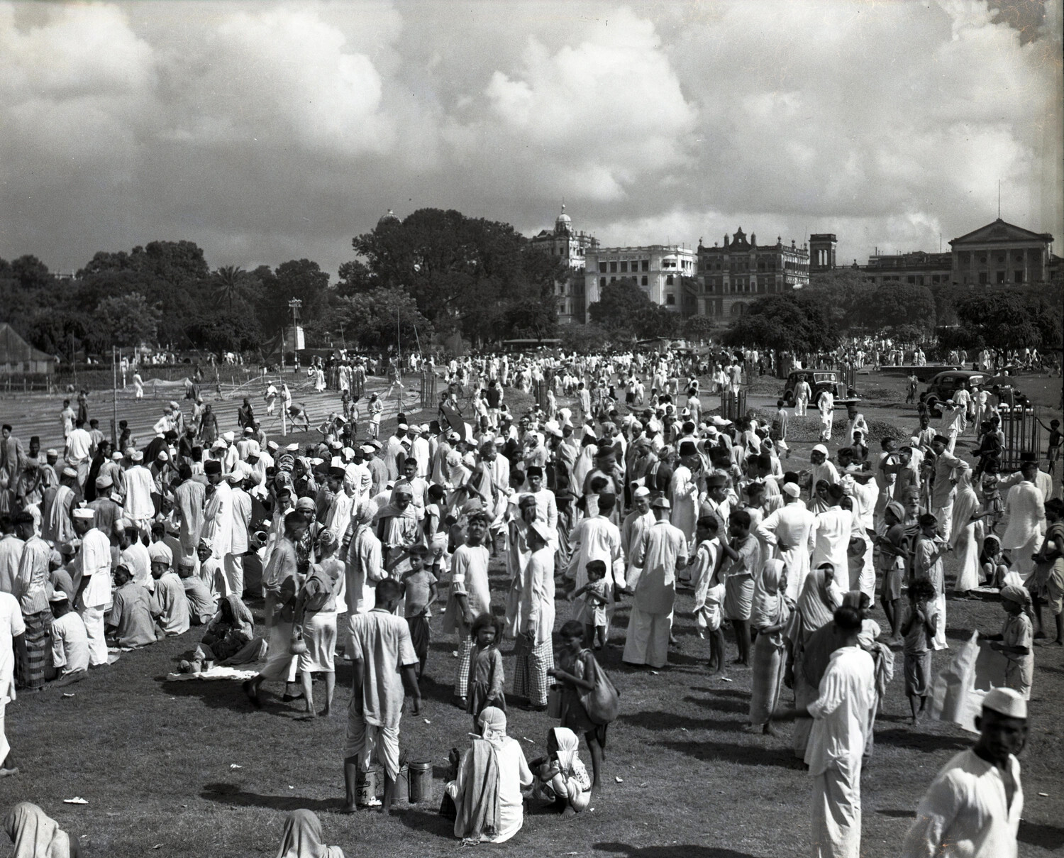 Crowd Gathering on the Maidan, Calcutta, India — WWII China-Burma-India Theater Collection